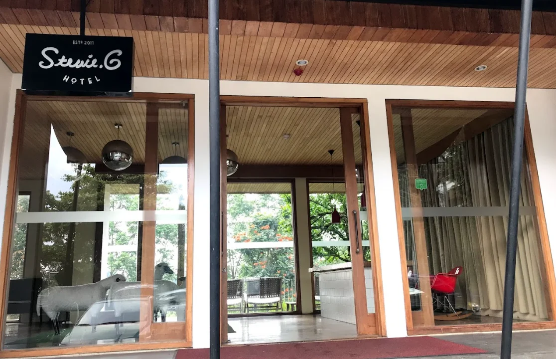 Hotel Unik Dengan Dekorasi Artistik, Stevie G Bandung